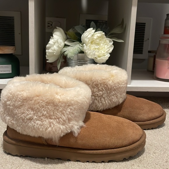 UGG shearling skin collar ankle boots women’s - Picture 2 of 4